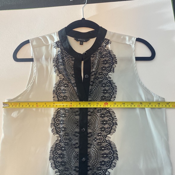 RW&CO Blouse, Size medium - Picture 3 of 6